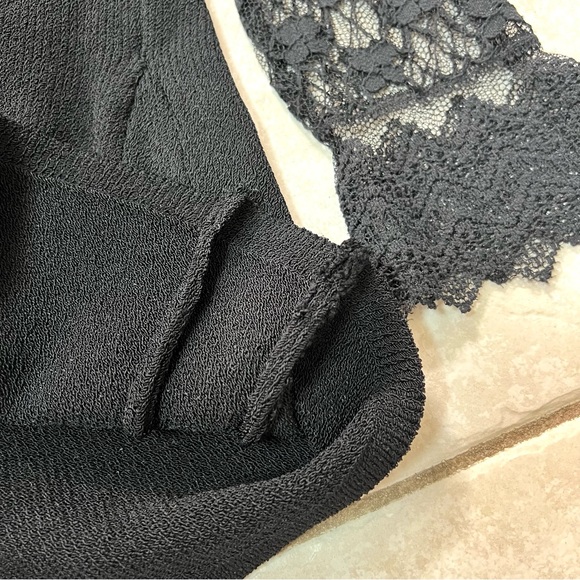 Elaris Handloomed Lace Sweater - Picture 13 of 14